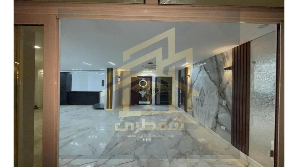 شقة فاخرة للبيع بمساحة واسعة