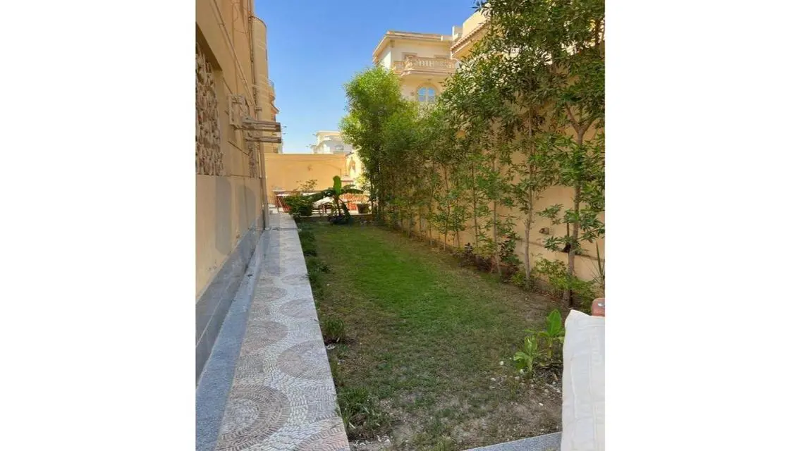 فيلا للبيع تشطيب الترا سوبر لوكس في غرب سوميد