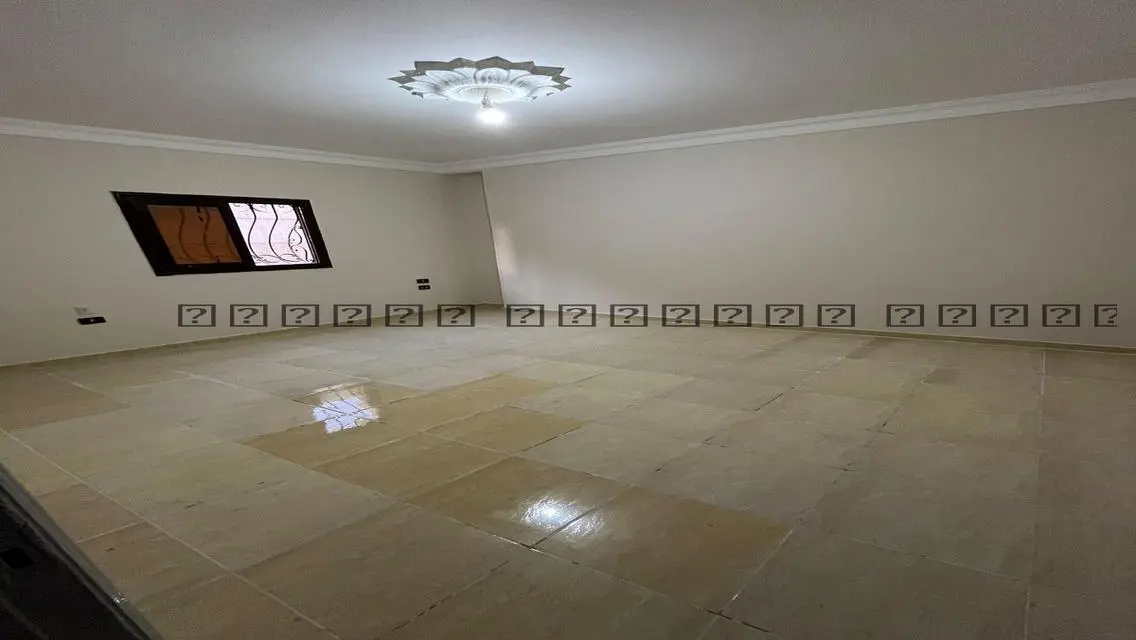 شقة فاخرة 3 غرف نوم و2 حمام مع حديقة خاصة