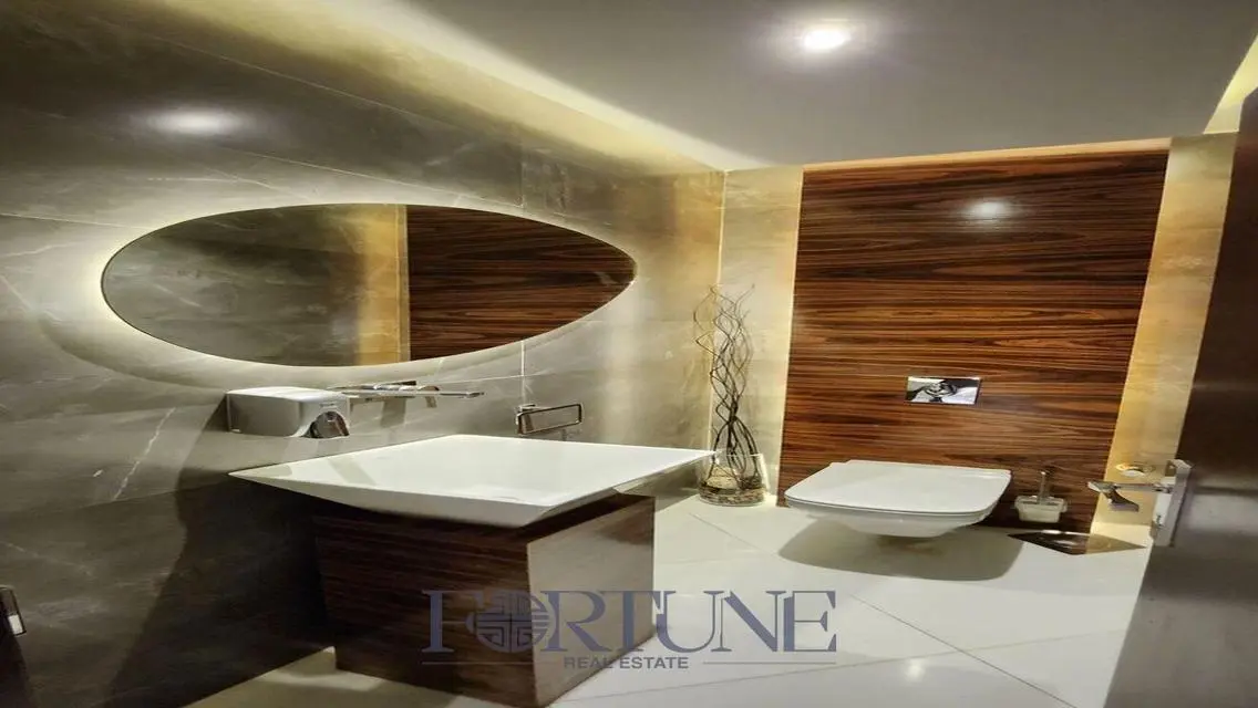 Luxurious 3-Bedroom Apartment in Eastown