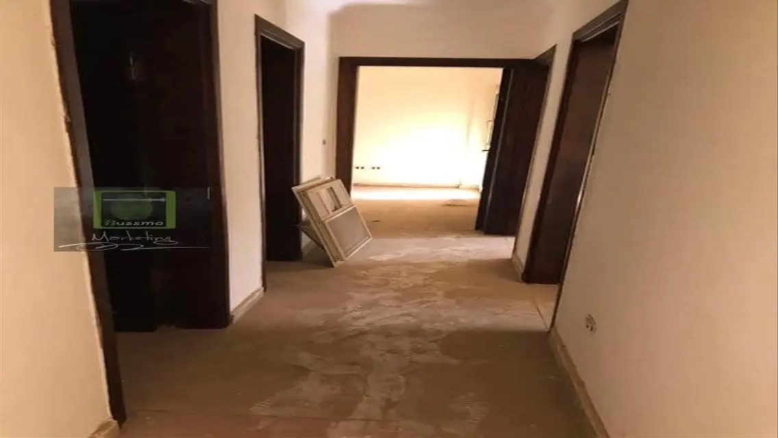 شقة فاخرة للإيجار مع حارس أمن