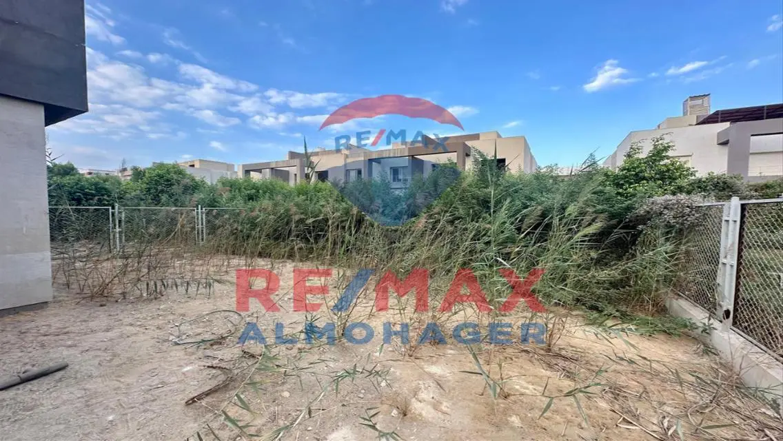 Cheapest Croner Townhouse in Woodville Golf Ext