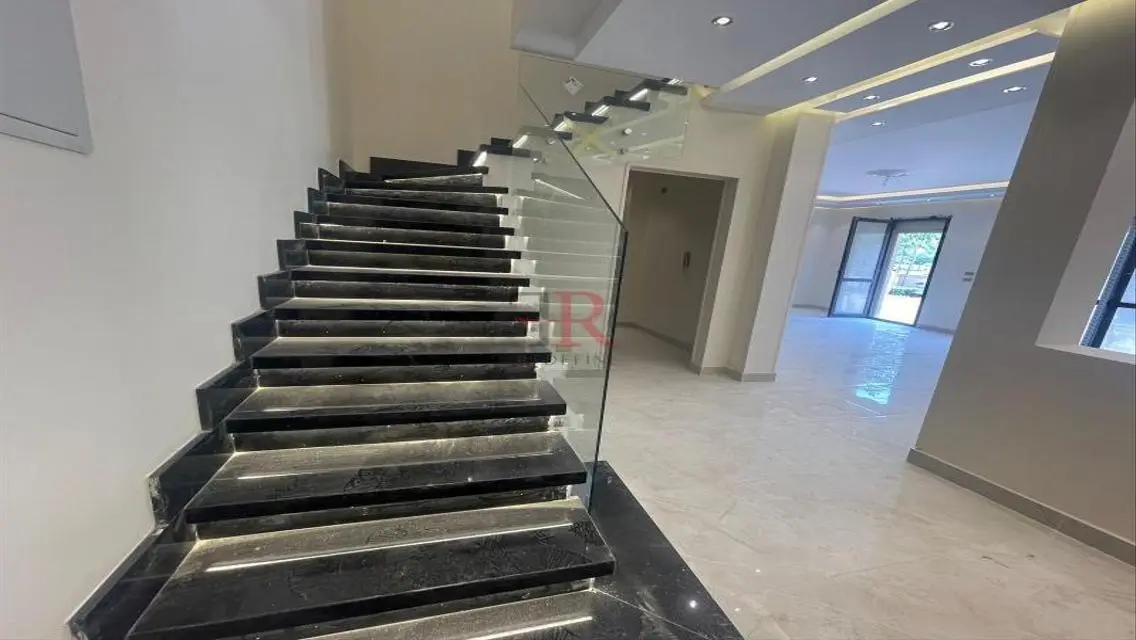Luxury Apartment for Sale with 3 Bedrooms in the Heart of the City