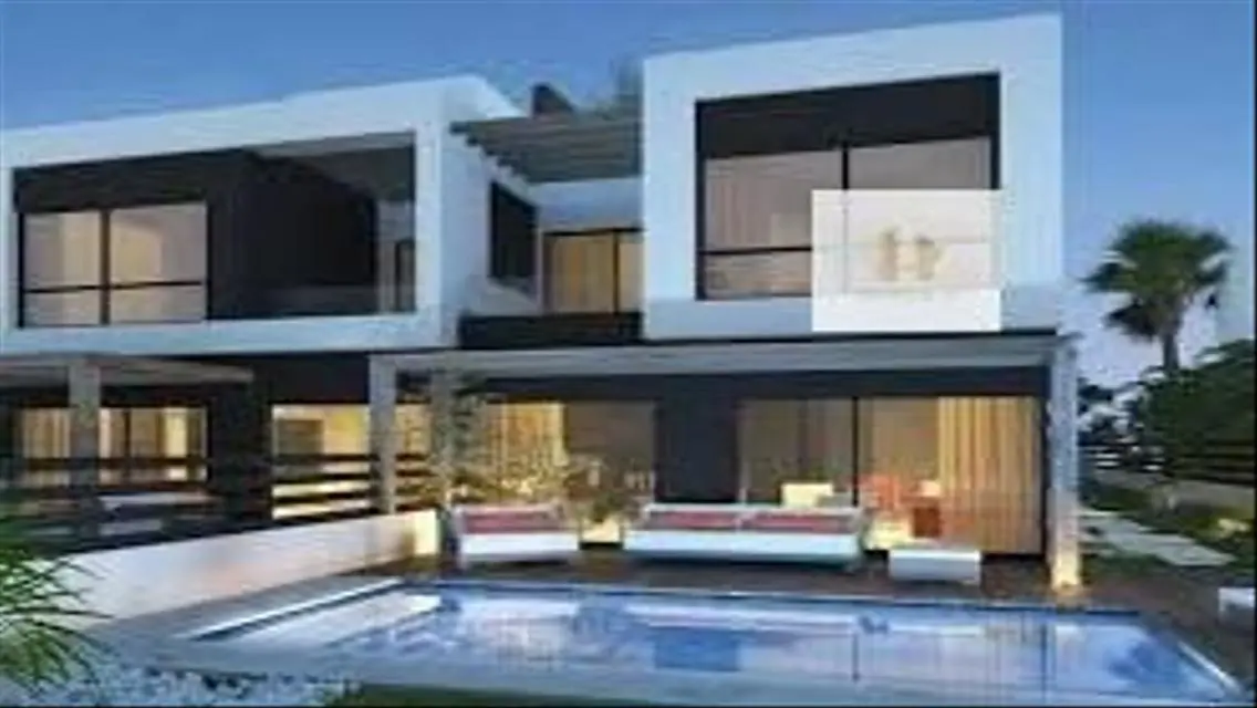 عقار فخم بمساحة كبيرة للبيع