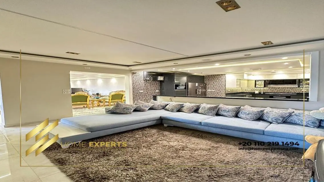 Luxury Apartment with 4000 sqm for Sale at 200,000