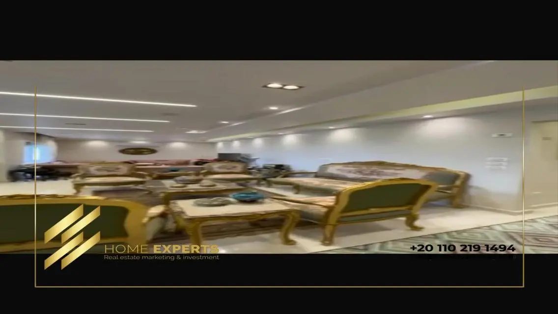 Luxury Apartment with 4000 sqm for Sale at 200,000
