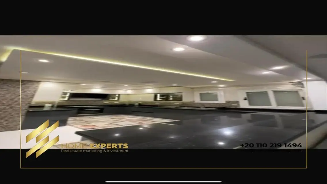 Luxury Apartment with 4000 sqm for Sale at 200,000