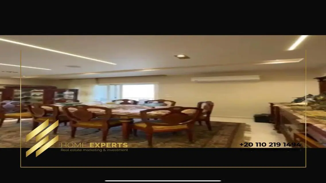 Luxury Apartment with 4000 sqm for Sale at 200,000
