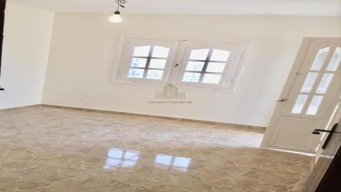 شقة فاخرة للبيع بمساحة 8 * 6 متر