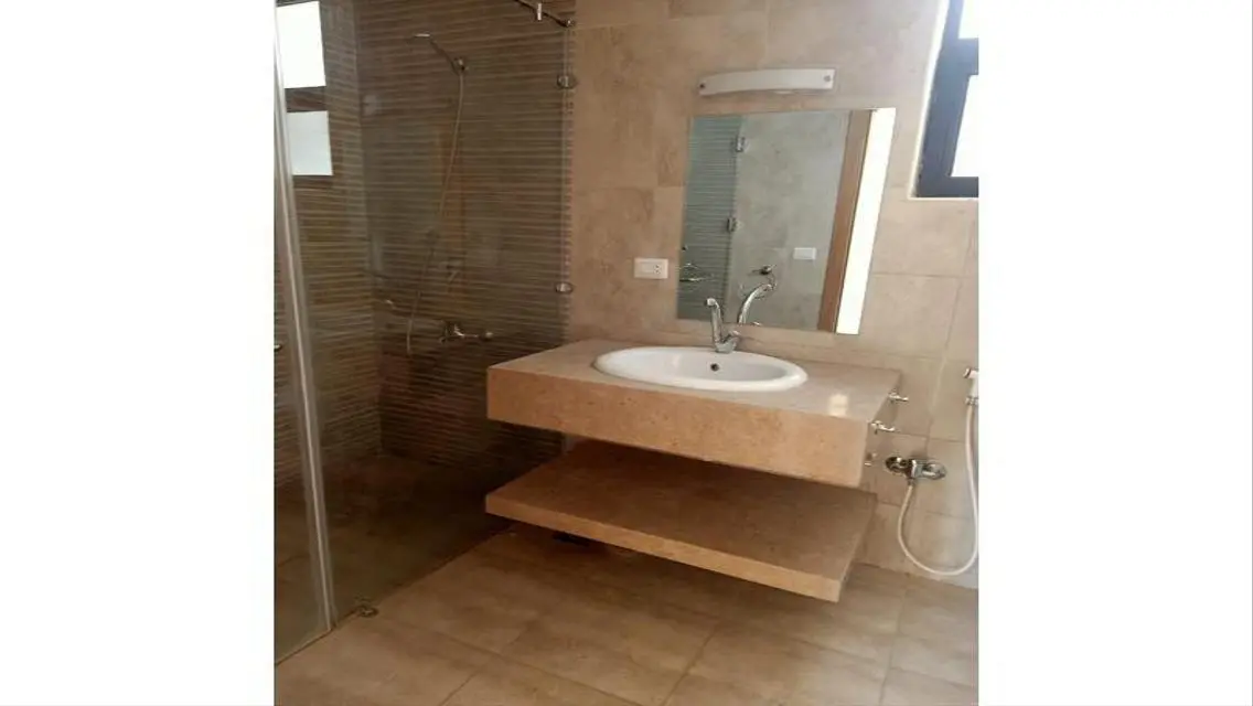 Luxury Apartment for Rent in Property 257-3-3-60-W05