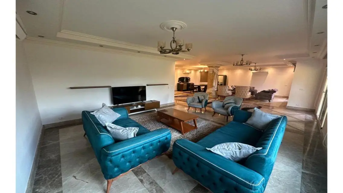 Luxurious Apartment with 650 sqm, Private Pool and Garden