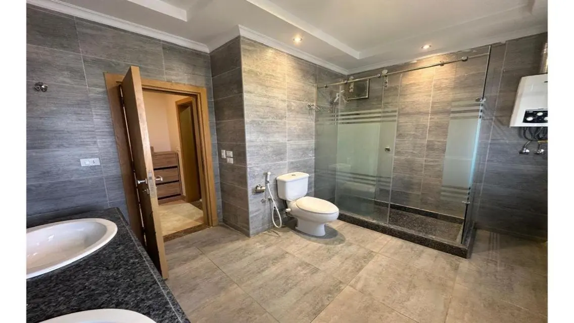 Luxurious Apartment with 650 sqm, Private Pool and Garden