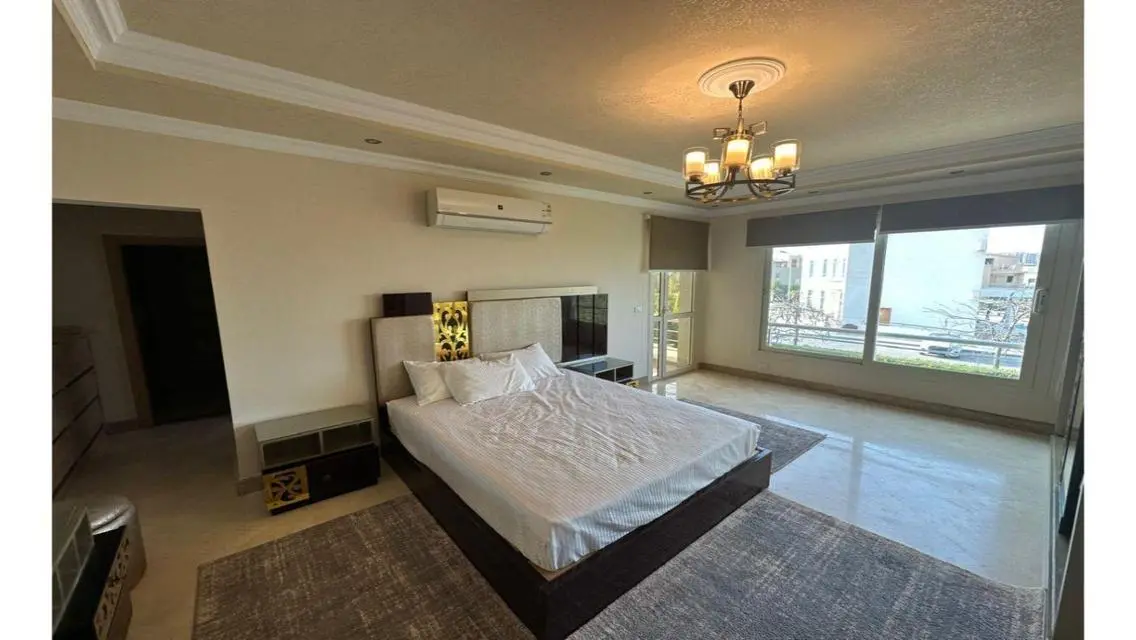 Luxurious Apartment with 650 sqm, Private Pool and Garden