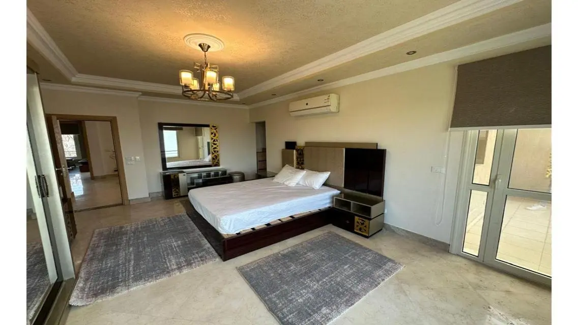 Luxurious Apartment with 650 sqm, Private Pool and Garden