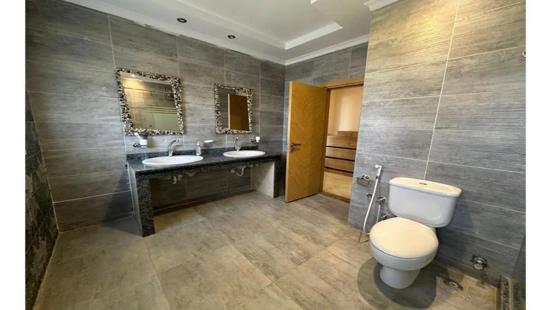 Luxurious Apartment with 650 sqm, Private Pool and Garden
