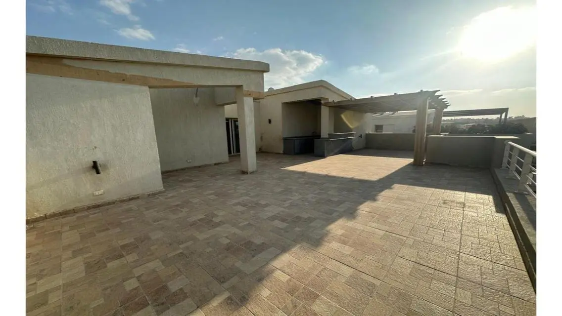 Luxurious Apartment with 650 sqm, Private Pool and Garden