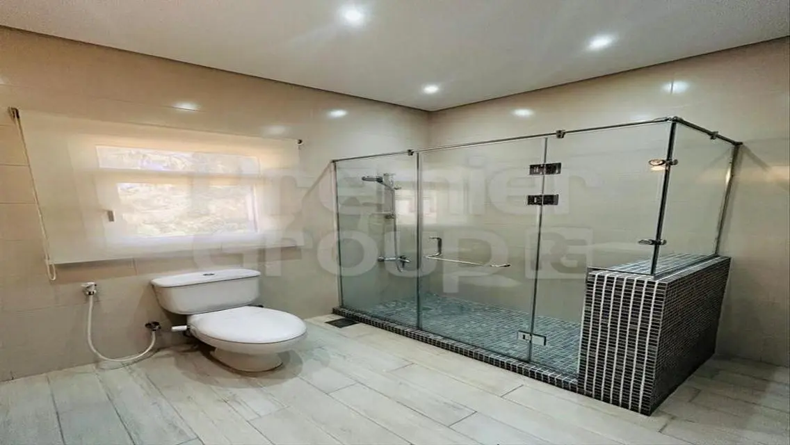 Stunning 600 sqm Apartment in the Heart of the City