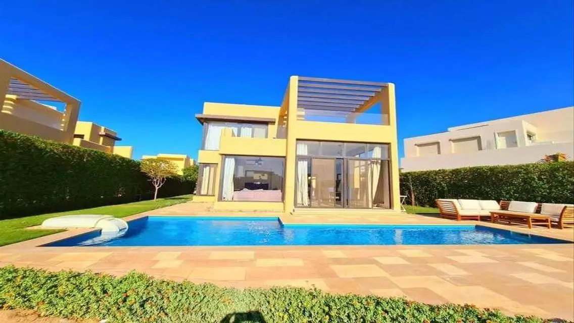 Luxury Villa with Spacious Area for Sale