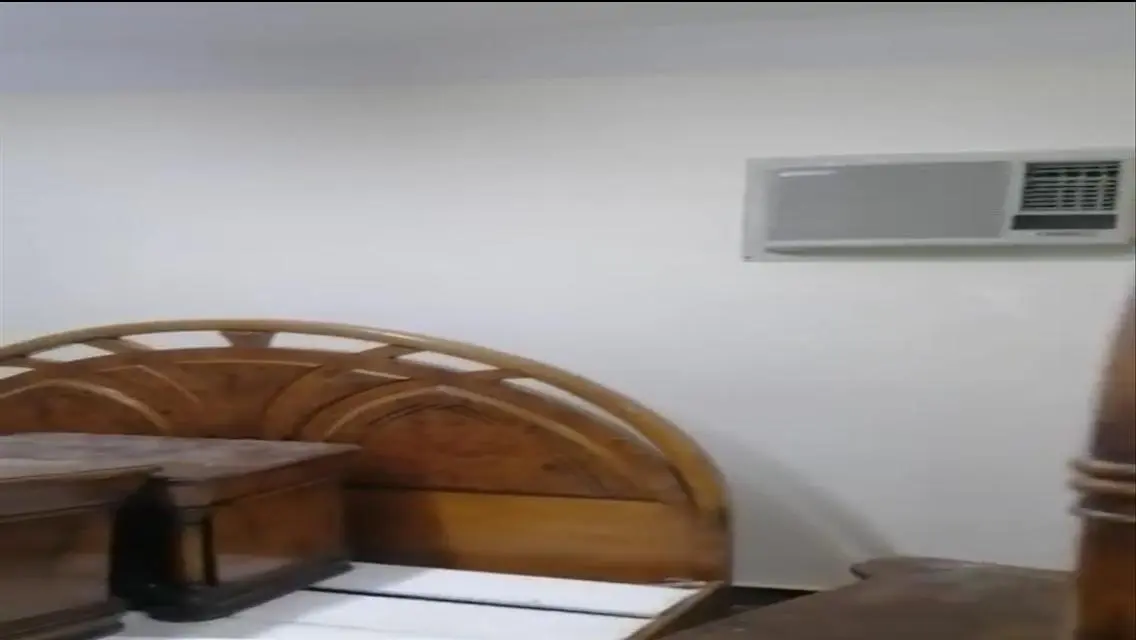 شقة بمساحة فسيحة بحراسة أمنية وإطلالة رائعة
