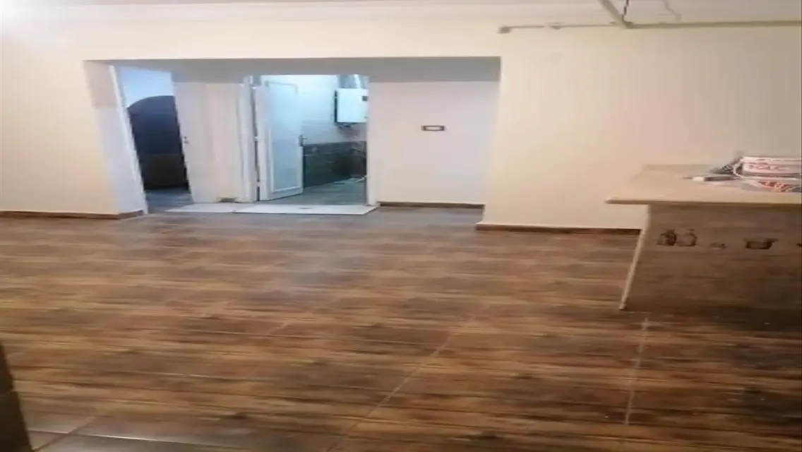 شقة بمساحة فسيحة بحراسة أمنية وإطلالة رائعة