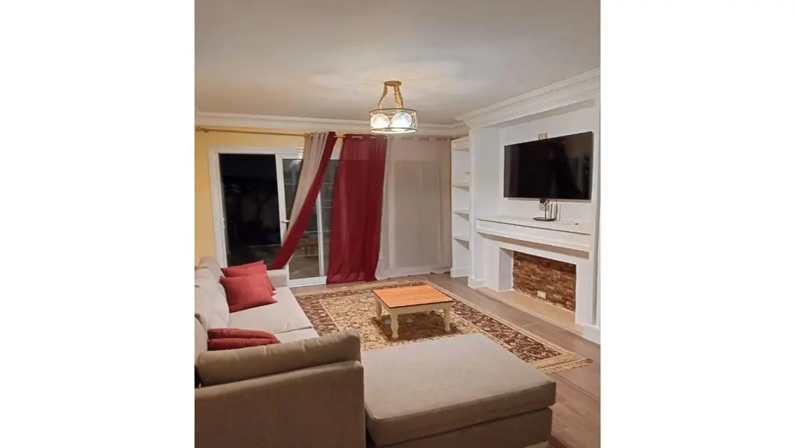 Luxury Apartment with Spacious Living Area and Stunning Views
