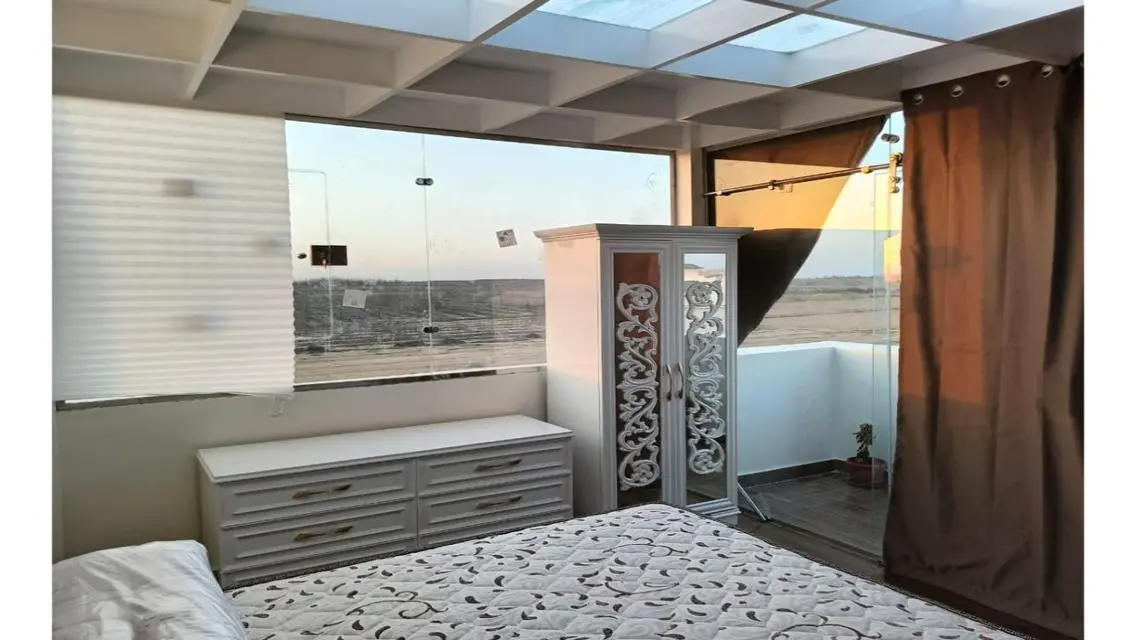 Luxury Apartment with Spacious Living Area and Stunning Views