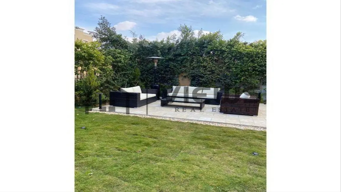 Villa for sale in Mivida with furniture