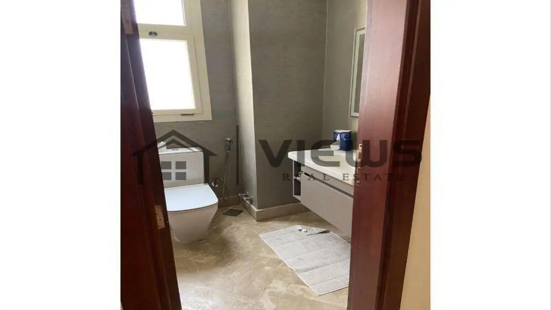 Villa for sale in Mivida with furniture