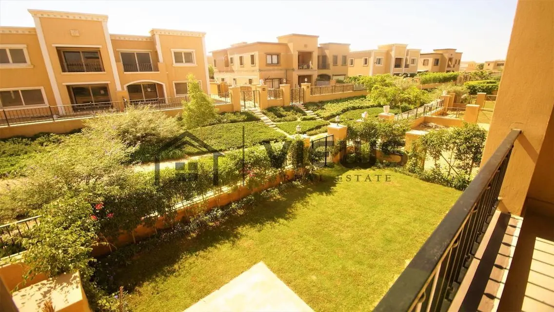 Villa for sale in Mivida with furniture