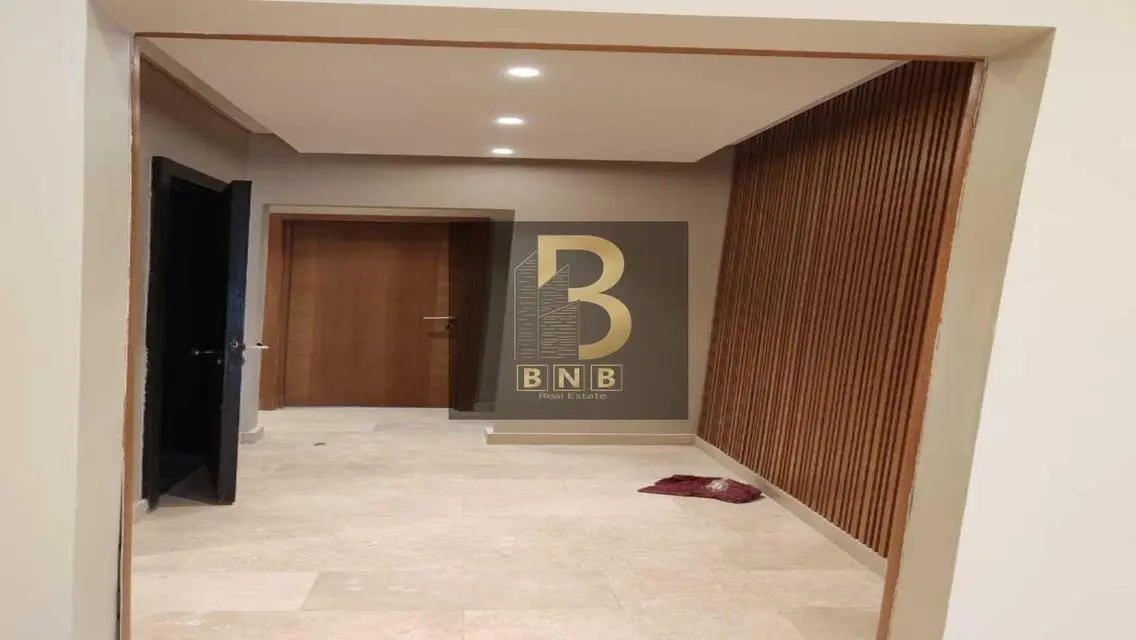 Luxurious Apartment with Private Garden and Maid Room