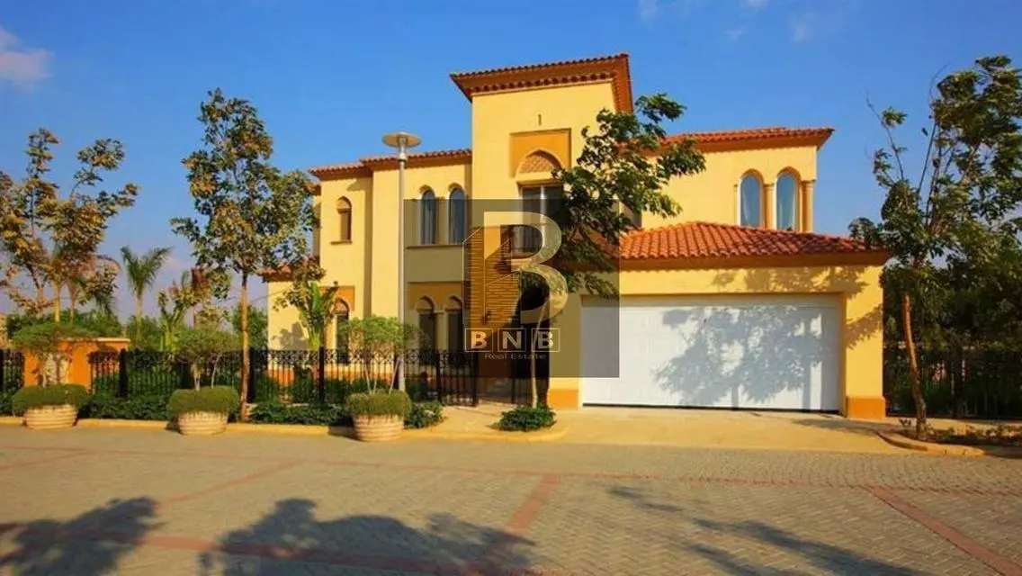 Luxurious Apartment with Private Garden and Maid Room