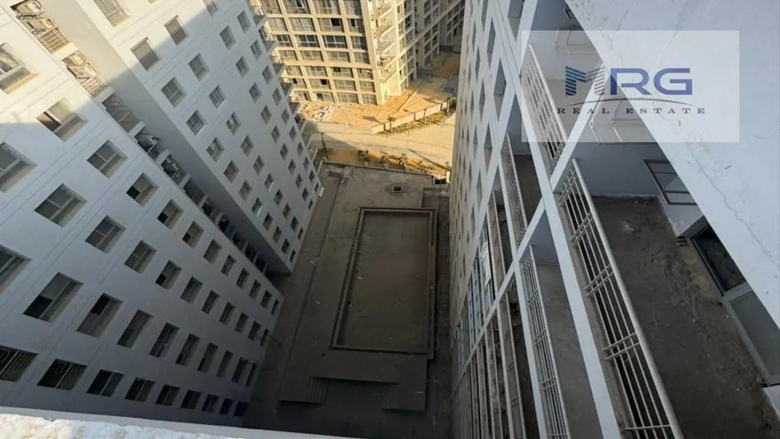 Penthouse 240m for sale at One Katameya Compound