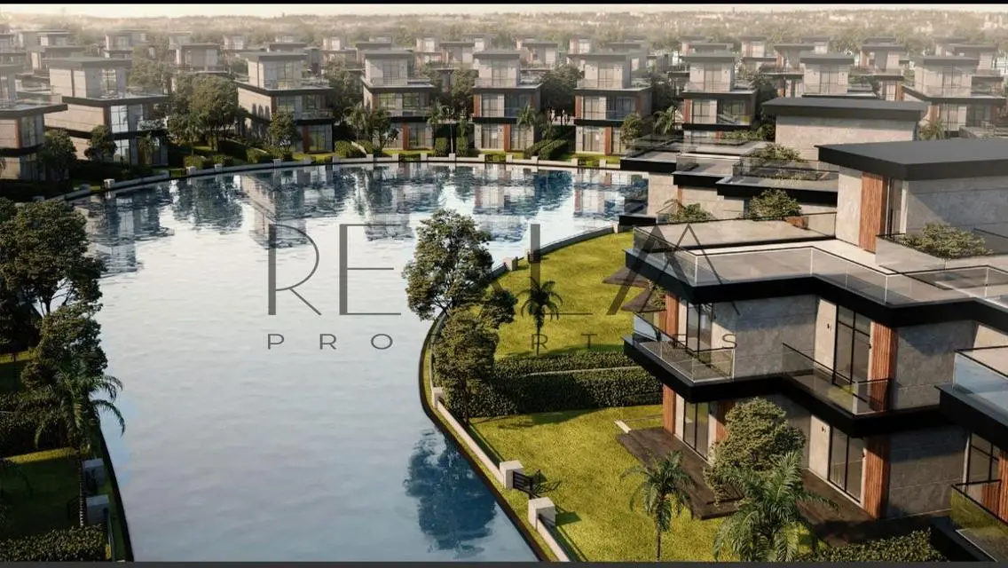 APT in prime location front of sphinx airport |10y