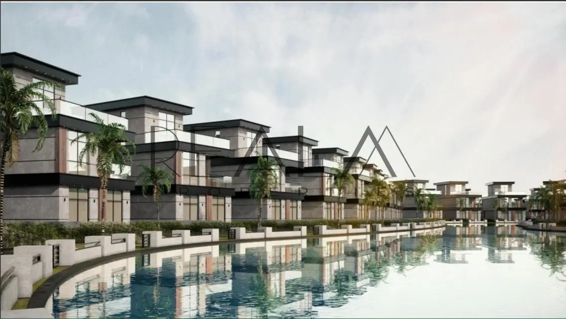 APT in prime location front of sphinx airport |10y