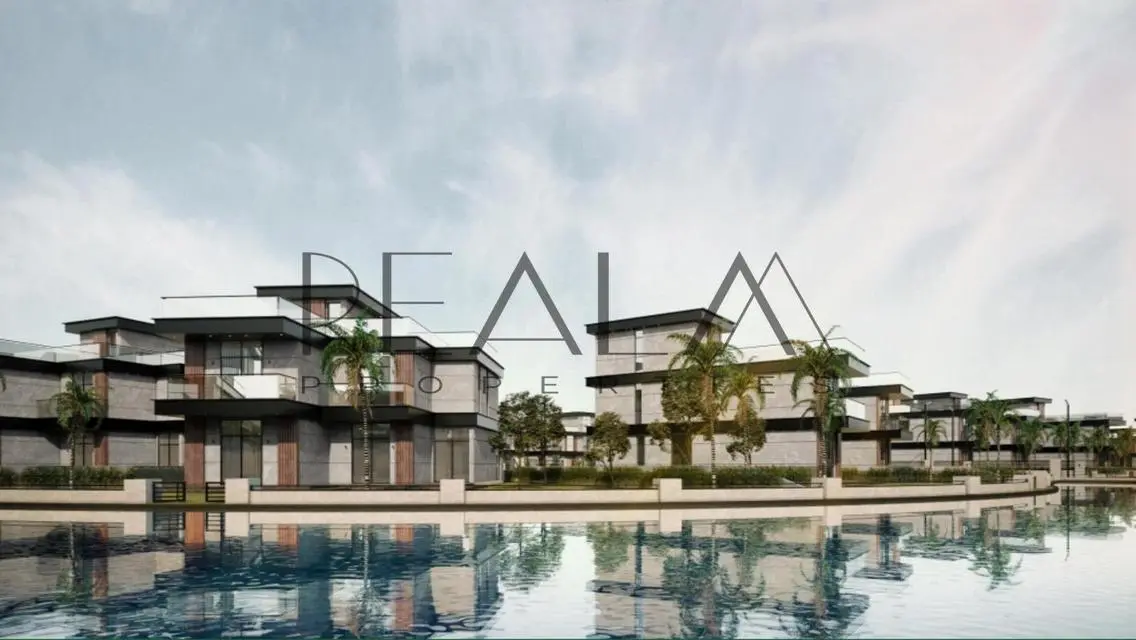 APT in prime location front of sphinx airport |10y