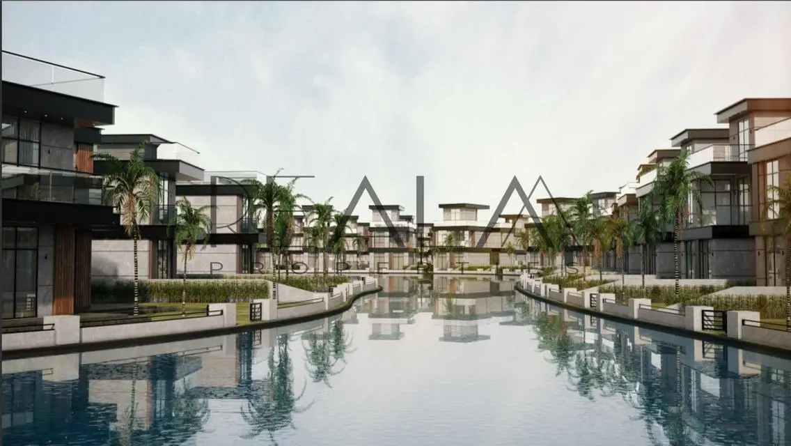 APT in prime location front of sphinx airport |10y