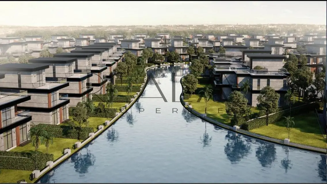 APT in prime location front of sphinx airport |10y