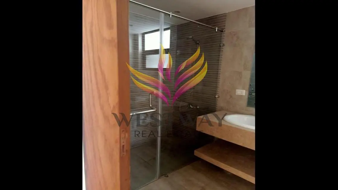 duplex 230 m for rent in westown