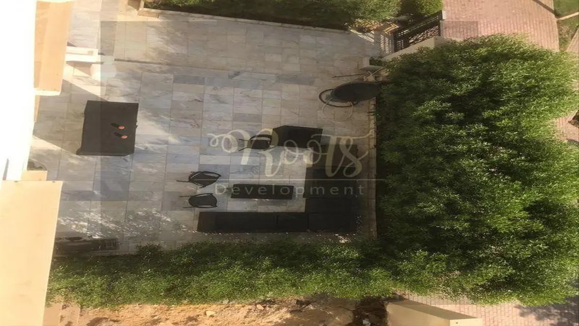 شقة فاخرة للبيع بمساحة 306 متر مربع