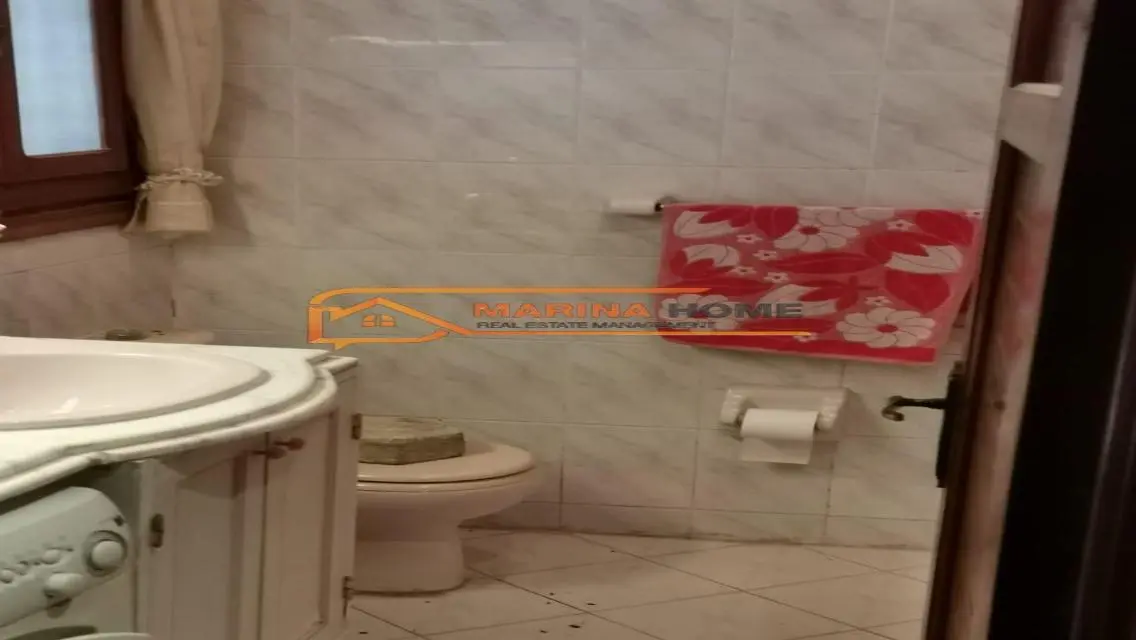 للبيع دوبلكس في مارينا 7 قريب من البحيرة