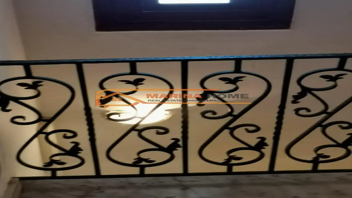 للبيع دوبلكس في مارينا 7 قريب من البحيرة