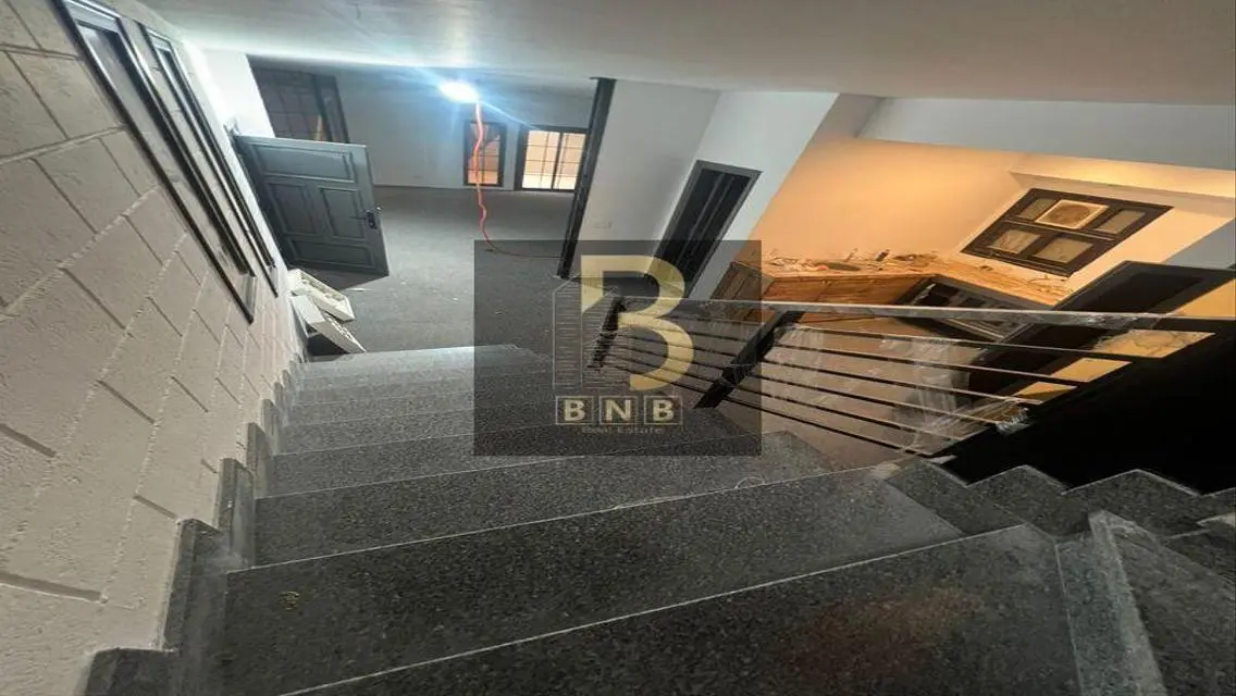 شقة فاخرة للبيع بمساحة 3504 متر في 80 شارع الصديق