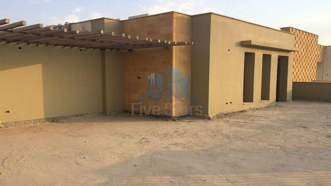 Luxury Apartment with Private Garden in Prime Location