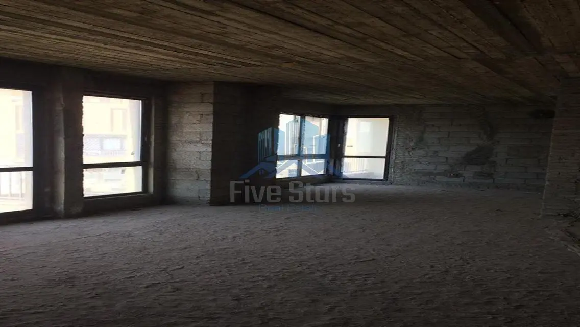 Luxury Apartment with Private Garden in Prime Location