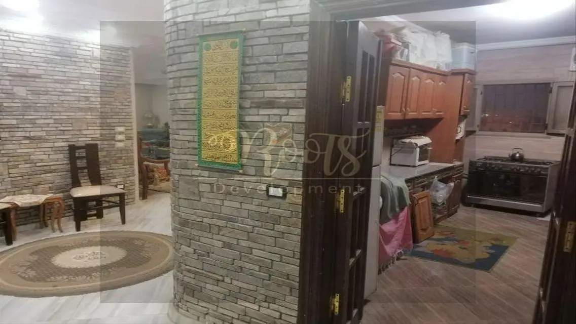 للبيع شقه 225 متر سوبر لوكس تطل ميدان واسع فيورائع