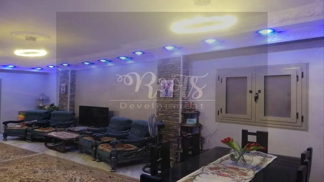 للبيع شقه 225 متر سوبر لوكس تطل ميدان واسع فيورائع
