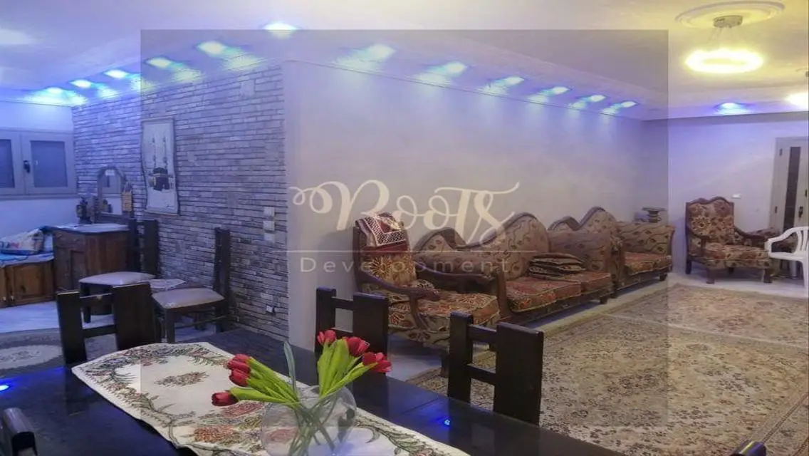 للبيع شقه 225 متر سوبر لوكس تطل ميدان واسع فيورائع