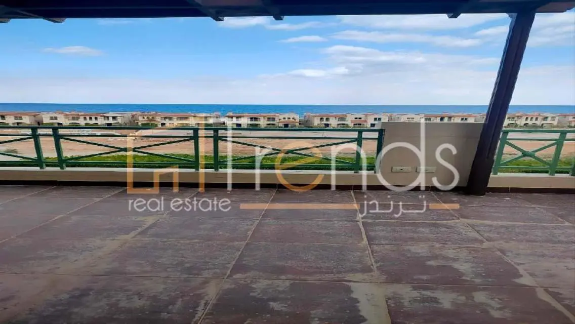 مجمع سكني فخم في موقع مميز
