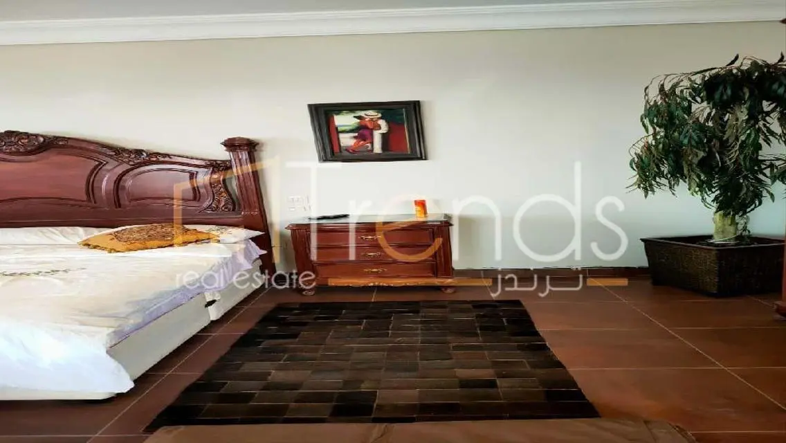 مجمع سكني فخم في موقع مميز