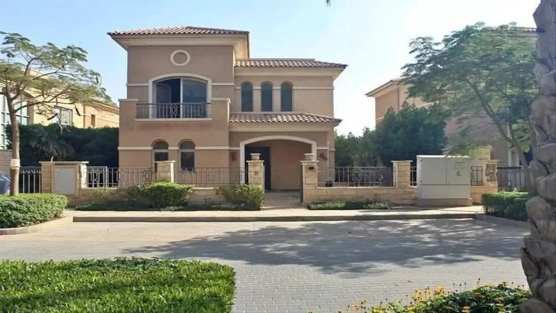Luxury Villa for Sale in Stone Park - 5 Bedrooms